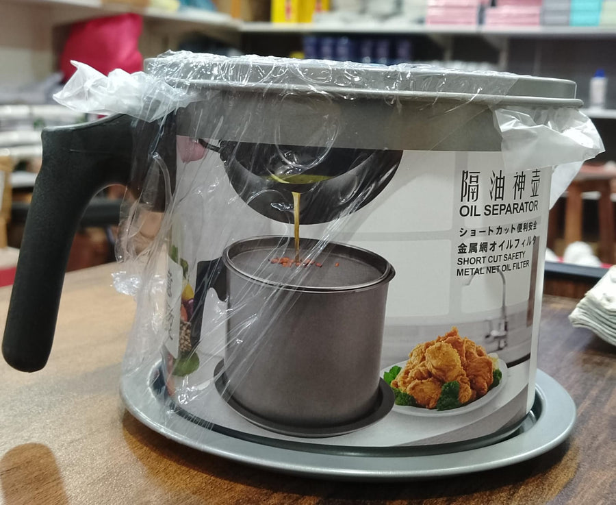 High-Quality 1.4L Fryer Oil Filter Pot – Carbon Steel Oil Storage Container with Stainless Steel Strainer (Without Box)